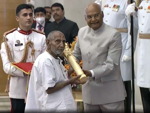 Swami Sivananda, 125 Years Old, Receives Padma Shri For Yoga