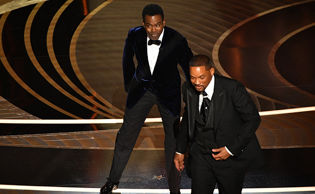 "Will Smith Has To Punch Chris Rock": 2016 Tweet Goes Viral
