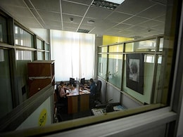 Russia's Independent Newspaper Novaya Gazeta Suspends Publication After Kremlin Warnings Russia's Independent Newspaper Novaya Gazeta Suspends Publication After Kremlin Warnings