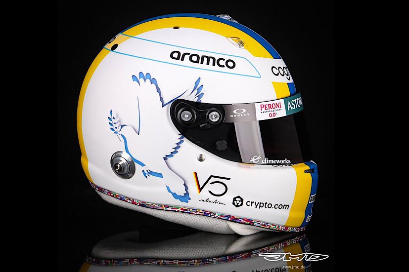F1: Sebatian Vettel Unveils 'No War' Helmet At Bahrain Test