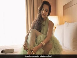 मलाइका ने नियॉन कलर की ड्रेस में शेयर की फोटो तो फैंस बोले – ‘हवा हवाई’  मलाइका ने नियॉन कलर की ड्रेस में शेयर की फोटो तो फैंस बोले – ‘हवा हवाई’