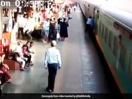 Man Dragged While Getting Off Moving Train In Gujarat, Survives Man Dragged While Getting Off Moving Train In Gujarat, Survives