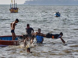 मुंबई में छाए बादल, उमस से मिली राहत; हल्की से मध्यम बारिश का अनुमान मुंबई में छाए बादल, उमस से मिली राहत; हल्की से मध्यम बारिश का अनुमान