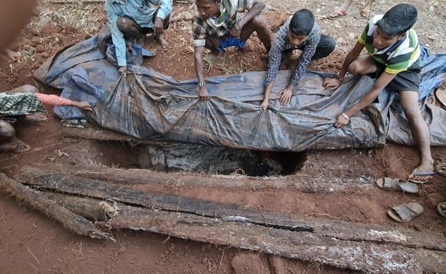 Body Of Tribal Man Preserved For 2 Years As Evidence Of "Fake Encounter"