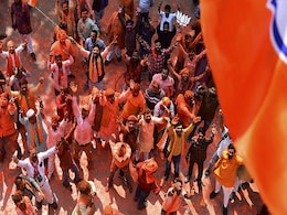 Election Results 2022: जीत के जश्न को 'चढ़ेगा रंग', चुनाव आयोग ने विजय यात्रा पर दी ढ़ील लेकिन रखी एक शर्त Election Results 2022: जीत के जश्न को 'चढ़ेगा रंग', चुनाव आयोग ने विजय यात्रा पर दी ढ़ील लेकिन रखी एक शर्त