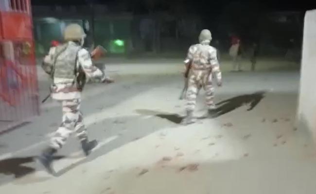 Chaos Outside Counting Centre In UP's Sirathu, Police Fire Shots In Air