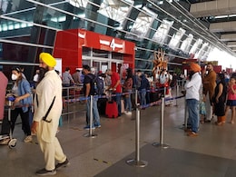 2 Delhi Airport Employees Arrested For Stealing $2,500 From Passenger's Bag 2 Delhi Airport Employees Arrested For Stealing $2,500 From Passenger's Bag