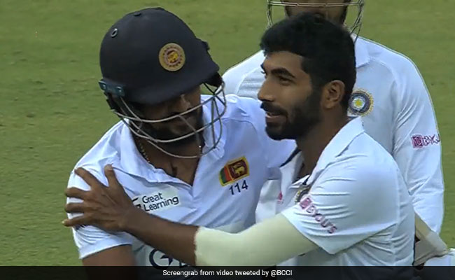 बोल्ड करने के बाद बुमराह ने नहीं मनाया जश्न, इस तरह जीता फैंस का दिल, देखिए VIDEO