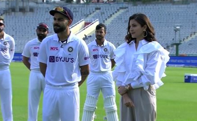 Anushka Sharma Claps As Virat Kohli Gets His 100th Test Cap