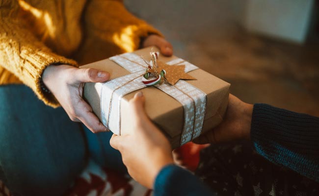 Women's Day 2022: From Appliances To Fashion Essentials, We Have The Best Gifting Ideas For The Modern Woman