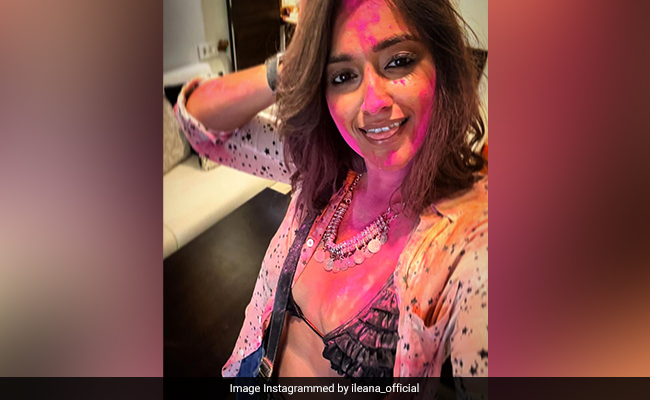 इलियाना ने शेयर की अपनी पहली होली पार्टी की फोटो और वीडियो, बोलीं- थोड़ी देर हो गई