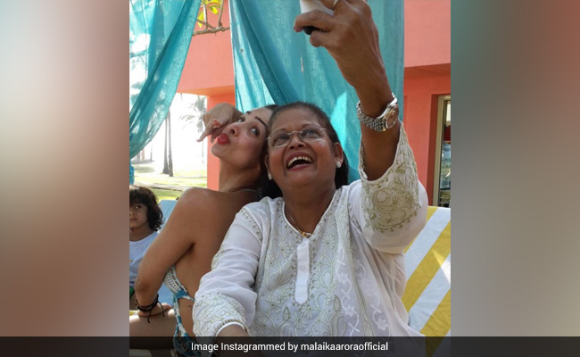 मलाइका अरोड़ा ने अपनी मां को बताया परिवार की बैकबोन, इस खास अंदाज में विश किया बर्थडे