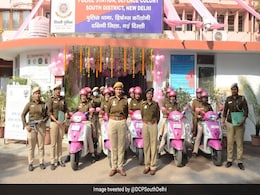 दिल्ली में पुलिसिंग सुधार, जल्द ही तीन हजार महिलाओं की भर्ती की जाएगी दिल्ली में पुलिसिंग सुधार, जल्द ही तीन हजार महिलाओं की भर्ती की जाएगी