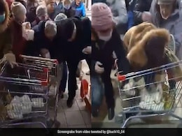 Viral Video: Russia में चीनी के लिए छीना-झपटी, Ukraine पर 'हमले का नतीजा' आ रहा सामने Viral Video: Russia में चीनी के लिए छीना-झपटी, Ukraine पर 'हमले का नतीजा' आ रहा सामने