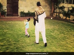 बाबा अमिताभ बच्चन के साथ घर के गर्डन में पकड़म पकड़ाई खेलती नजर आईं आराध्या बच्चन, दिल छू लेगी ये थ्रोबैक अनदेखी तस्वीर बाबा अमिताभ बच्चन के साथ घर के गर्डन में पकड़म पकड़ाई खेलती नजर आईं आराध्या बच्चन, दिल छू लेगी ये थ्रोबैक अनदेखी तस्वीर