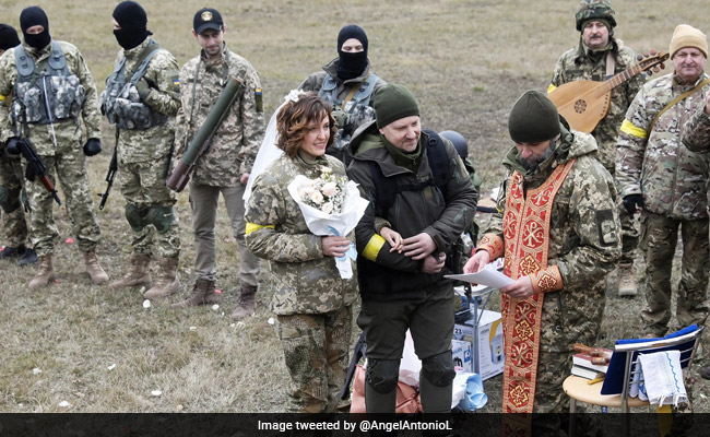 Ukraine War: 2 Soldiers Get Married On Battlefield, Video Viral