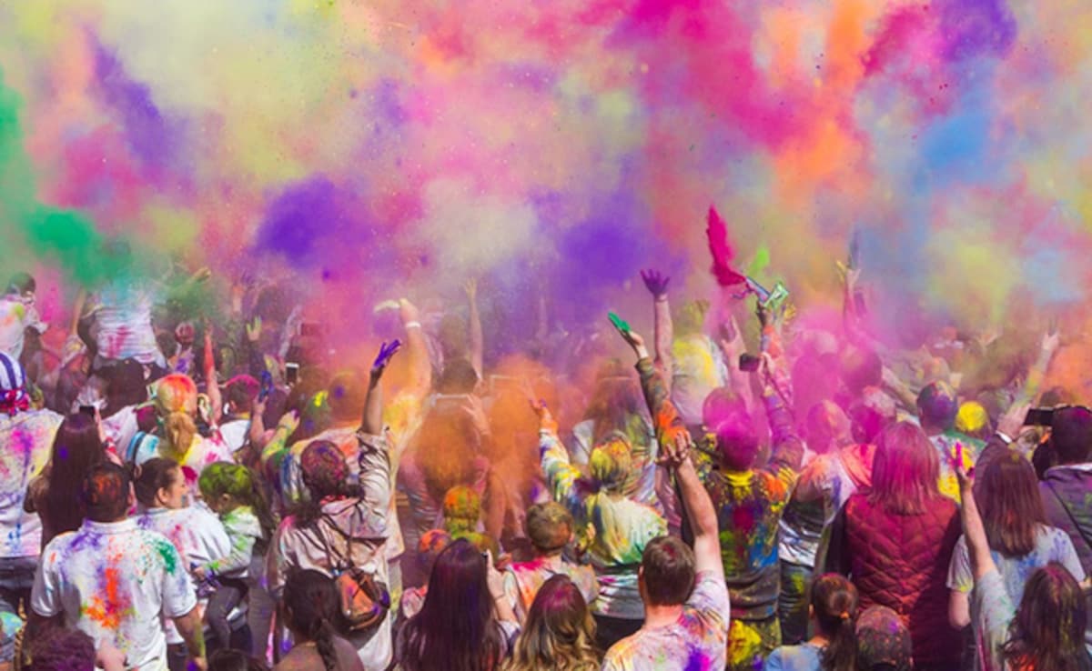 Travel Searches Surge for Holi 2026 in Udaipur, Jaipur, and Vrindavan