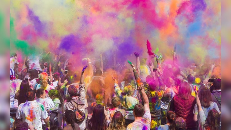 Delhi-NCR Holi Party: दिल्ली- एनसीआर में इन जगहों पर हो रही है धमाकेदार होली पार्टी, जानिए टिकट और डिटेल्स