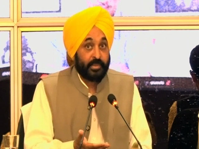 Arvind Kejriwal, Bhagwant Mann Ask AAP MLAs In Punjab To Work With Honesty