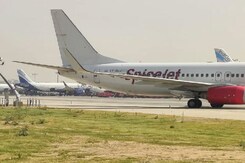 SpiceJet Plane Hits Pole Before Take-Off At Delhi Airport SpiceJet Plane Hits Pole Before Take-Off At Delhi Airport