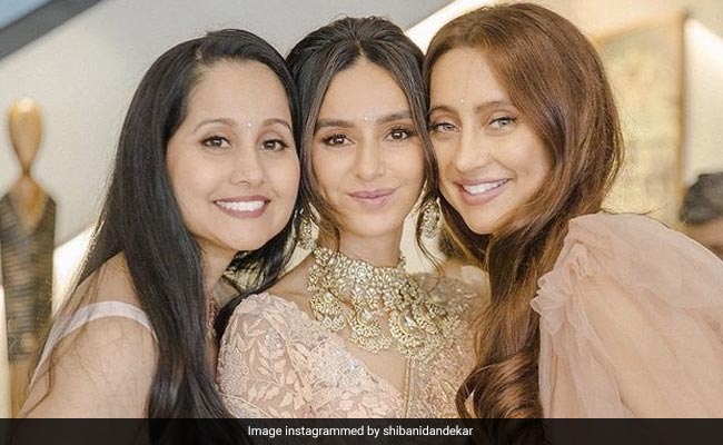 Here's How Shibani And Anusha Wished Their "Goose" Apeksha Dandekar On Her Birthday