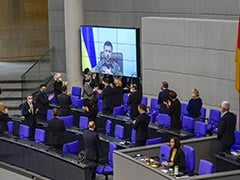 German MPs Give Zelensky Standing Ovation Before Video Address