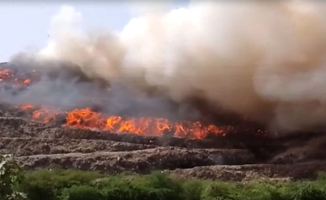 48 Hours On, Fire At Delhi's Ghazipur Landfill Still Not Under Control