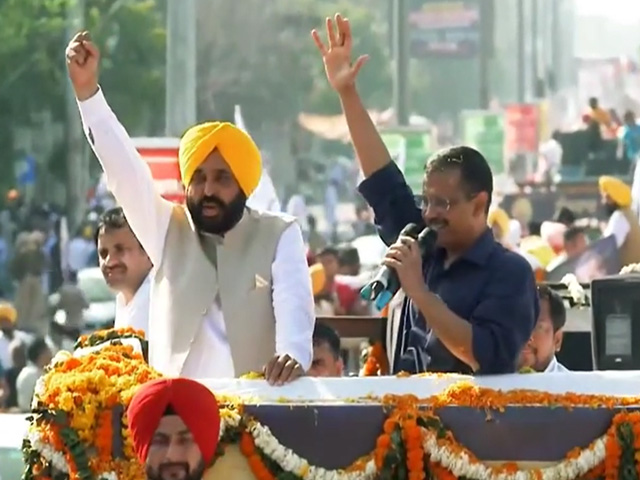 Arvind Kejriwal, Bhagwant Mann Hold Mega Roadshow In Amritsar After Punjab Sweep