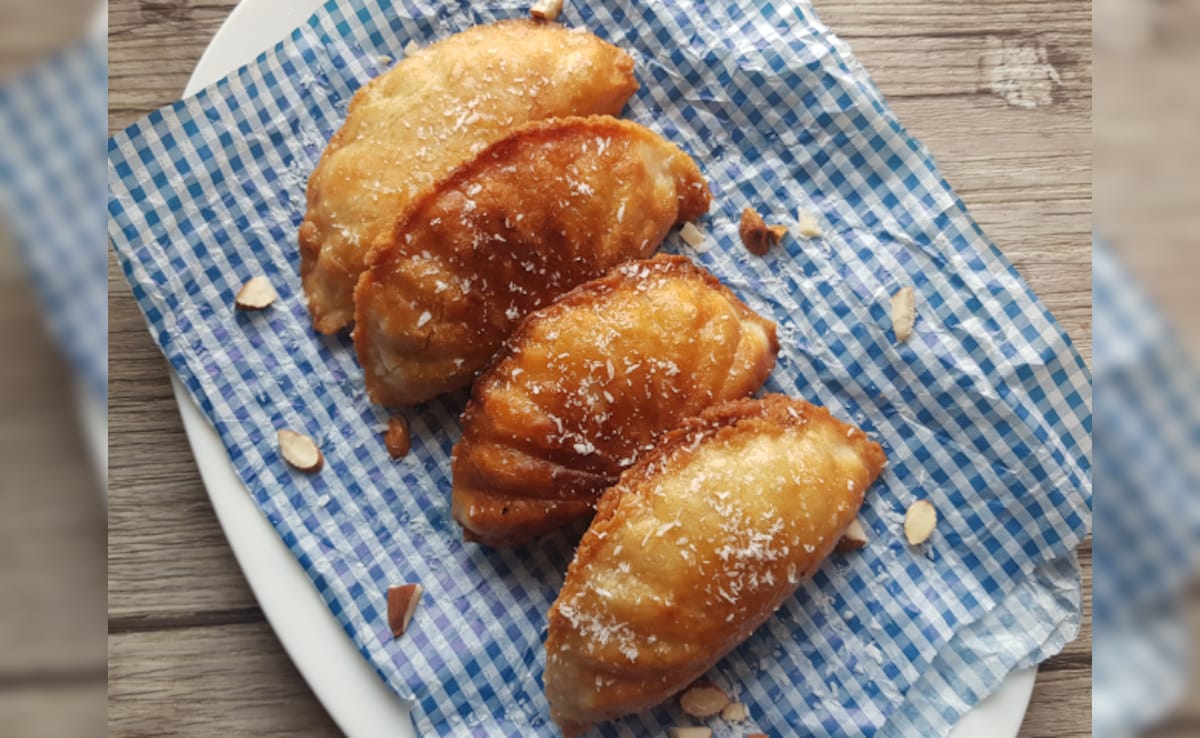 आज क्या बनाऊं: ना मैदा ना चीनी फिर भी बनेंगी परफेक्ट गुझिया, नोट करें रेसिपी