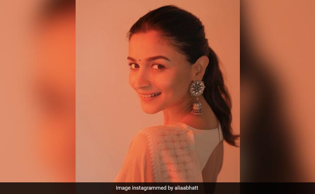 Alia Bhatt Dismisses "Random" Rumours She's Upset With <i>RRR</i> Team
