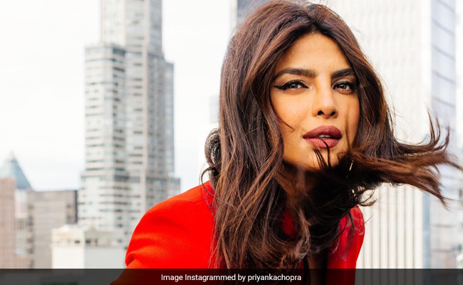 Priyanka Chopra To Host Pre-Oscar Event With Mindy Kaling And Kumail Nanjiani