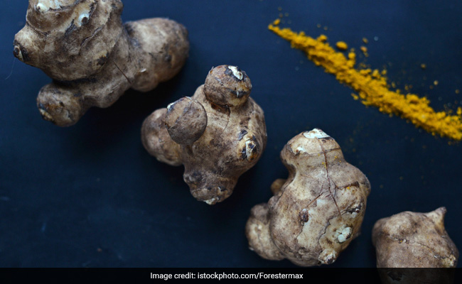 The curcumin in black turmeric has been linked to improved brain health