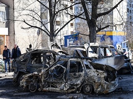 यूक्रेन में भारतीय छात्र की मौत पर देशभर में दुख की लहर, विपक्ष ने केंद्र पर साधा निशाना यूक्रेन में भारतीय छात्र की मौत पर देशभर में दुख की लहर, विपक्ष ने केंद्र पर साधा निशाना