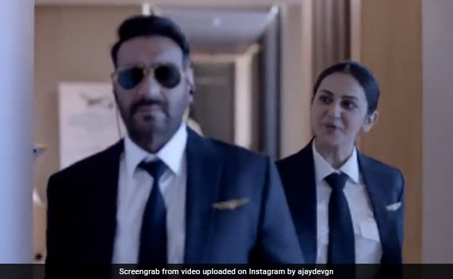 <i>Runway 34</i> Trailer: In Ajay Devgn And Amitabh Bachchan's Story, "Every Second Counts." Bonus - Rakul Preet