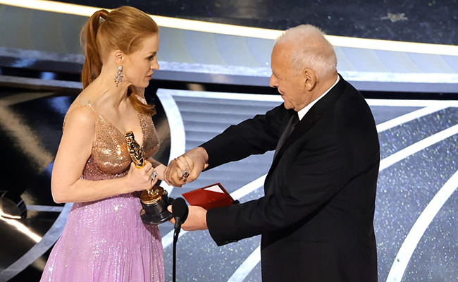 Anthony Hopkins At Oscars: "Thought Standing Ovation Was A Fire Drill"