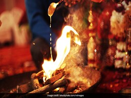 मान्यता है कि चैत्र माह में नहीं करना चाहिए इन दो चीजों का सेवन, जानें इनके नाम और निषेध होने का कारण  मान्यता है कि चैत्र माह में नहीं करना चाहिए इन दो चीजों का सेवन, जानें इनके नाम और निषेध होने का कारण
