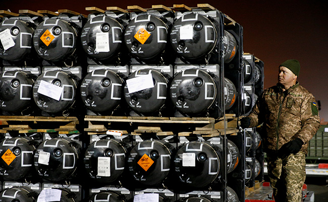 Putin Warns Germany, France Against Sending More Weapons To Ukraine