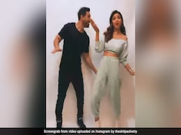 Shilpa Shetty And John Abraham Did The Obvious At This Mini <i>Dostana</i> Reunion Shilpa Shetty And John Abraham Did The Obvious At This Mini <i>Dostana</i> Reunion