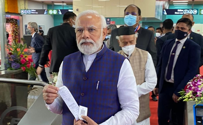 PM Buys Pune Metro Ticket For Inaugural Ride. See Pic