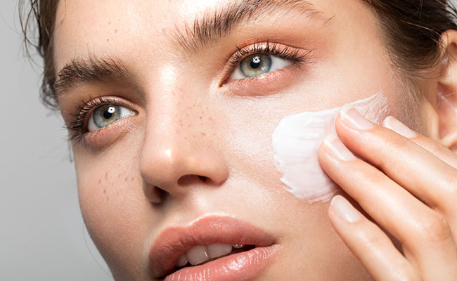 7 Lightweight Moisturisers That You Need To Add To Your Beauty Shelf This Season