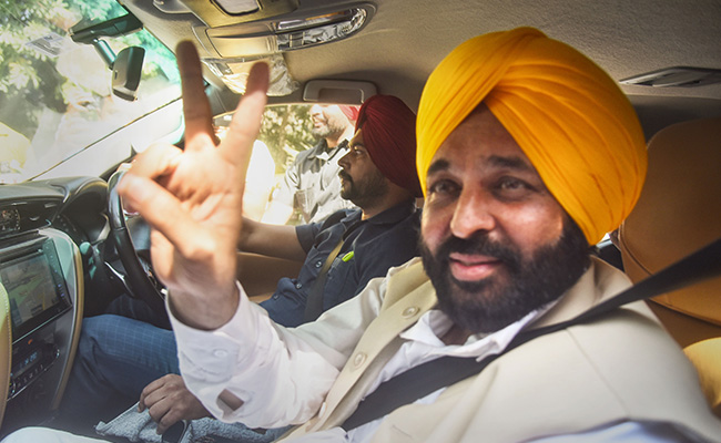 Bhagwant Mann Cracks down On Punjab 'Gun Culture', 800 Licences Cancelled