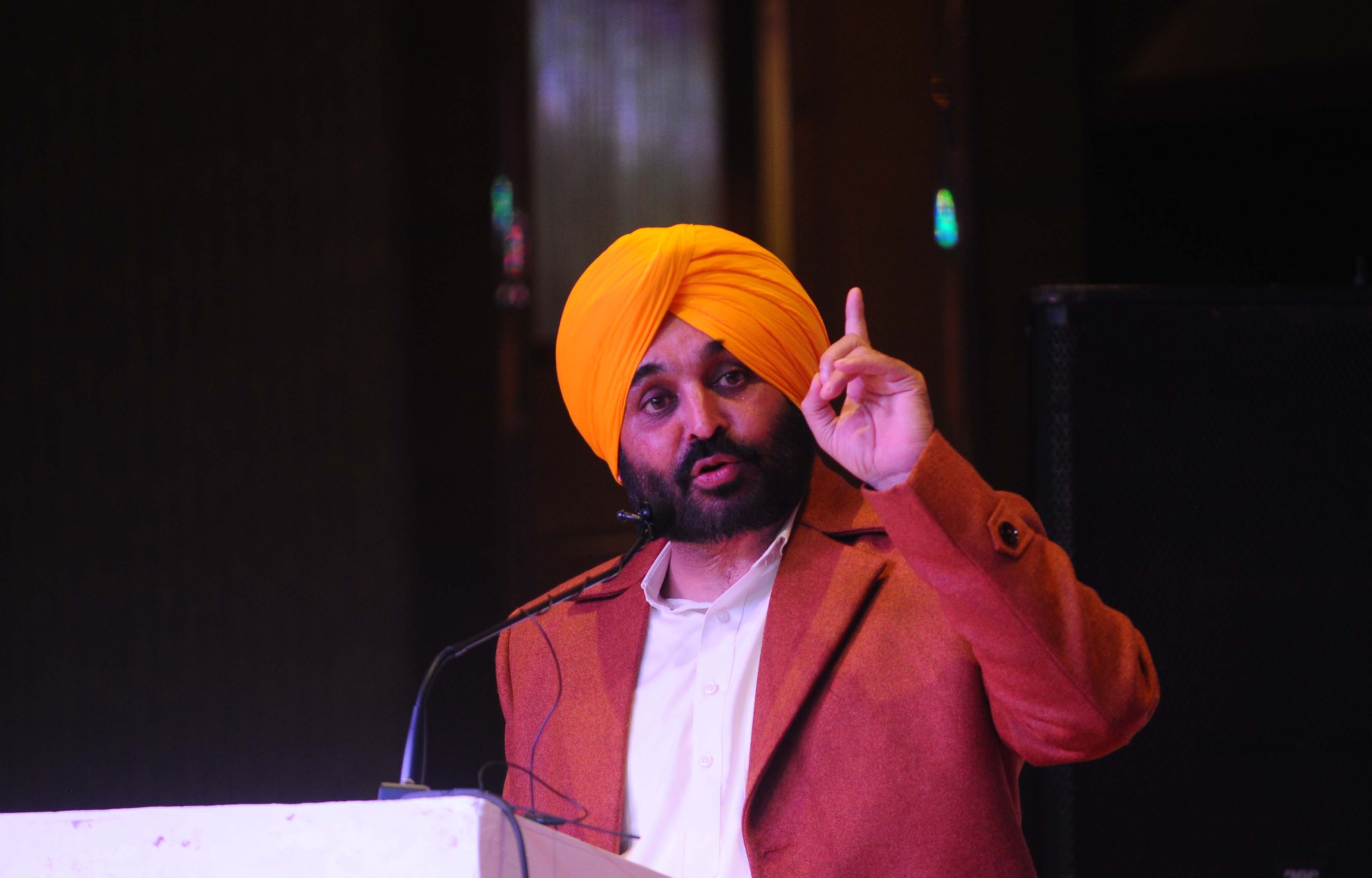 बालाघाट में भगवंत मान : 'कांग्रेस-BJP धर्म-जाति की बात करते हैं, लेकिन "AAP" स्कूल-अस्पताल की बात करती है'