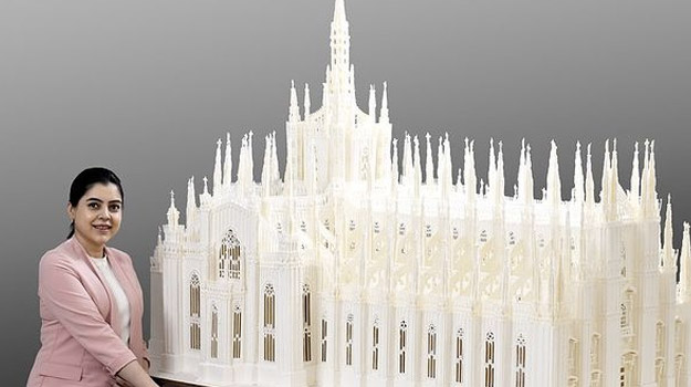 Pune Cake Artist Clinched Two World Record Titles For Biggest Icing Structure; See Her Creation