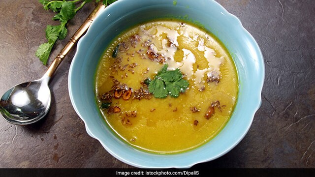 World Thyroid Day 2022: Lentil curry (dal) is a great addition to your diet if you have hyperthyroidism