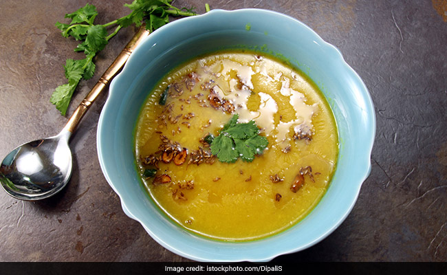 World Thyroid Day 2022: Lentil curry (dal) is a great addition to your diet if you have hyperthyroidism