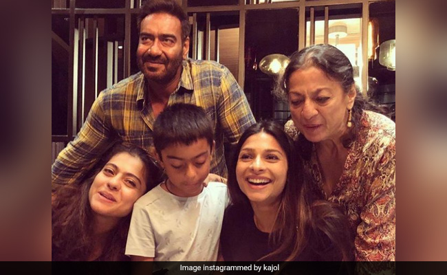 काजोल और अजय देवगन ने सेलिब्रेट किया तनीषा का बर्थडे, फैमिली के साथ काटा केक