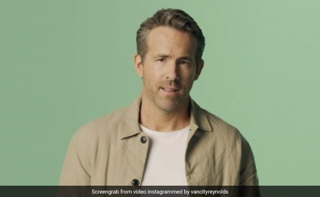 "I Feel Like I Have Two Parts Of My Personality," Says Ryan Reynolds On Dealing With Anxiety