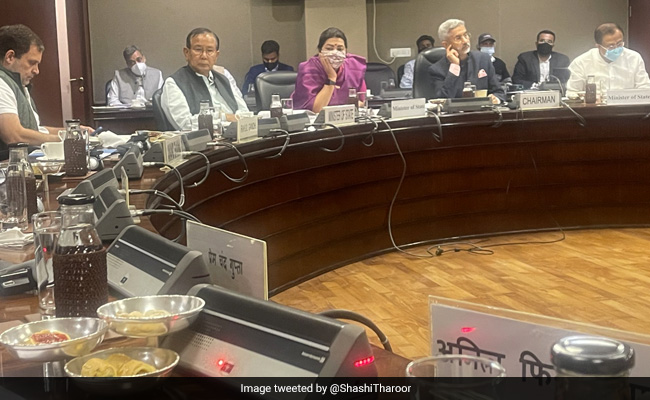 "Excellent Meeting" On Ukraine: Shashi Tharoor's Shout-Out To S Jaishankar