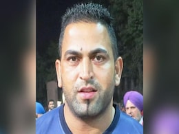 पंजाब के महशूर कबड्डी प्लेयर संदीप नंगल की गोलियों से भूनकर हत्या, टूर्नामेंट के दौरान भरे मैदान में मारी गोली पंजाब के महशूर कबड्डी प्लेयर संदीप नंगल की गोलियों से भूनकर हत्या, टूर्नामेंट के दौरान भरे मैदान में मारी गोली