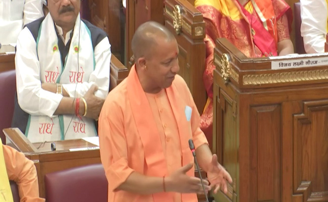 भूमि अधिग्रहण केस : गाजियाबाद की पूर्व डीएम निधि केसरवानी सस्पेंड, सीएम योगी की बड़ी कार्रवाई